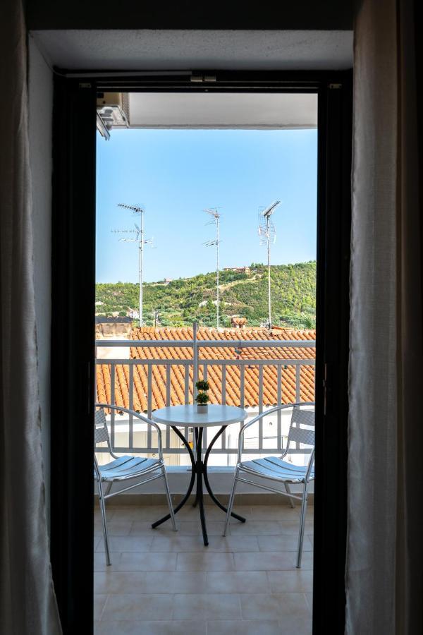 بوليخرونو Hotel Sarikas المظهر الخارجي الصورة