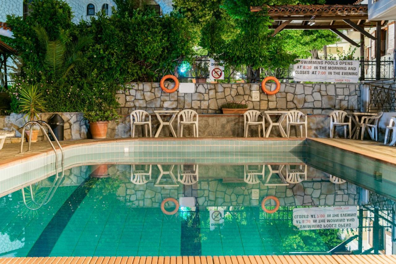 بوليخرونو Hotel Sarikas المظهر الخارجي الصورة